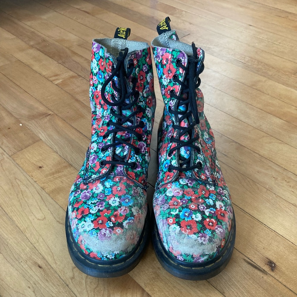 Dr. Martens Pascal Floral Boots - Picture 2 of 5